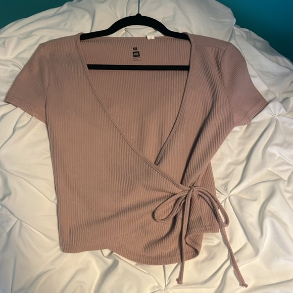 Me To We Muted Pink Low Cut Tie Top - Picture 4 of 5